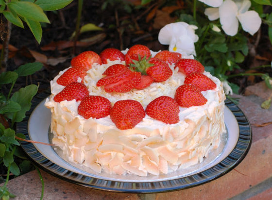 Strawberry and White Chocolate Cake – Simple and in Season